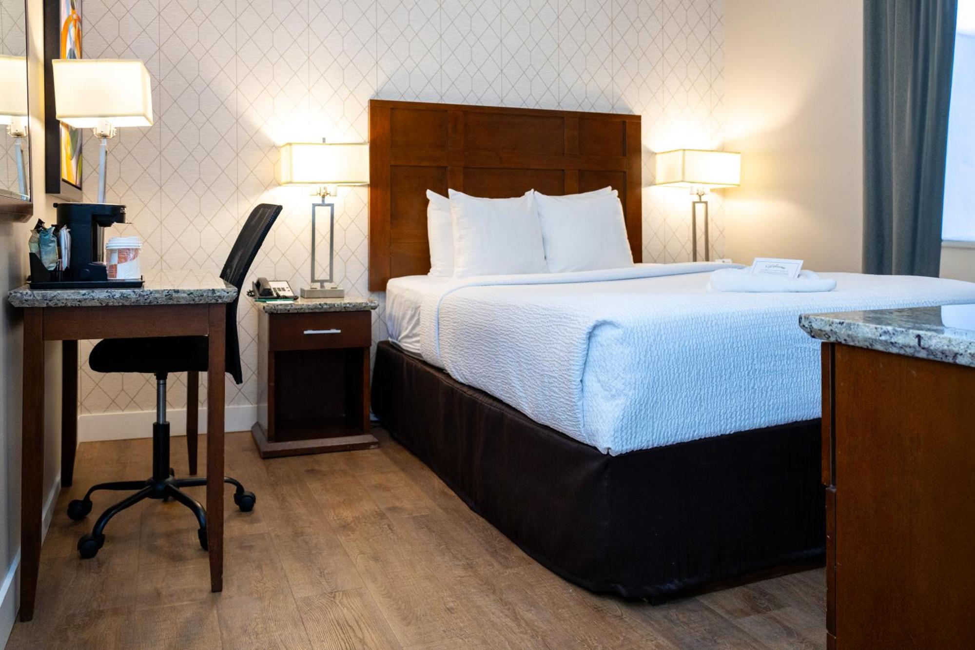 Quality Inn & Suites (Adults Only) Vancouver Zewnętrze zdjęcie