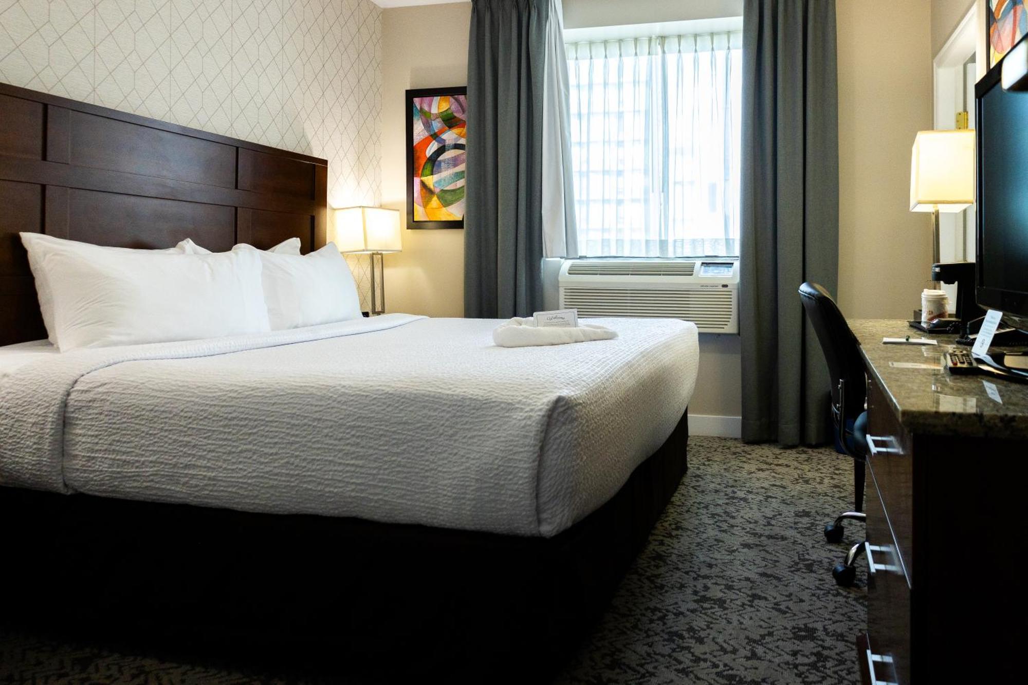 Quality Inn & Suites (Adults Only) Vancouver Zewnętrze zdjęcie