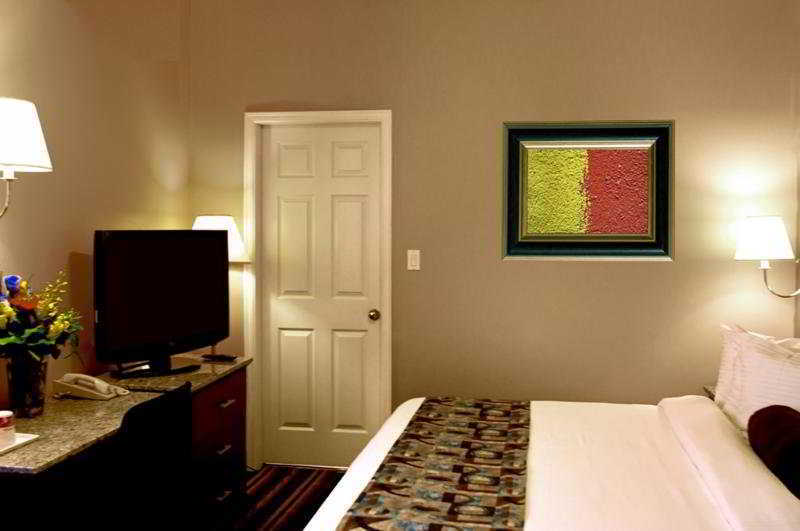 Quality Inn & Suites (Adults Only) Vancouver Zewnętrze zdjęcie