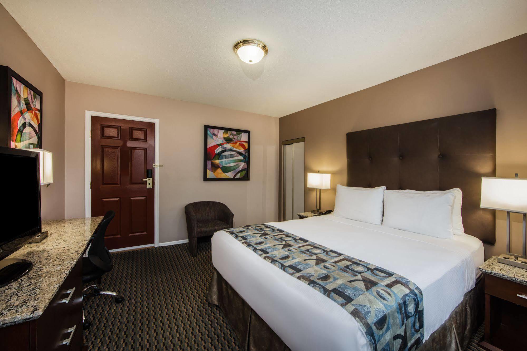 Quality Inn & Suites (Adults Only) Vancouver Zewnętrze zdjęcie