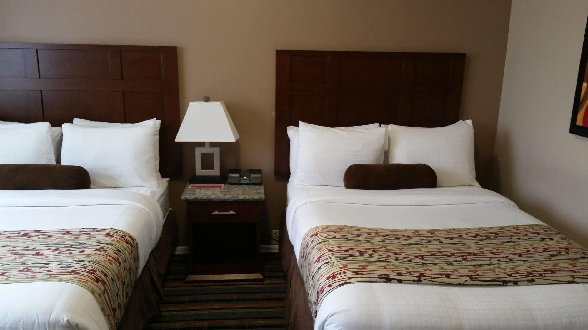 Quality Inn & Suites (Adults Only) Vancouver Zewnętrze zdjęcie